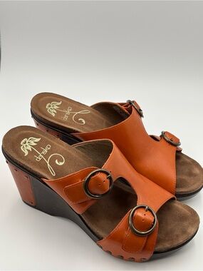 Dansko Fern Slide Sandals Orange Leather Wedge Buckles with studs size 40